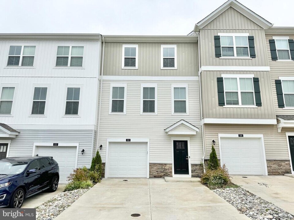 310 Red Currant Wy in Falmouth, VA - Building Photo