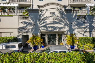 The Vanderbilt in Naples, FL - Building Photo - Building Photo