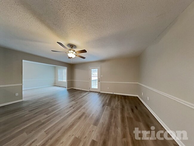 437 Bradford Cir in Columbia, TN - Foto de edificio - Building Photo