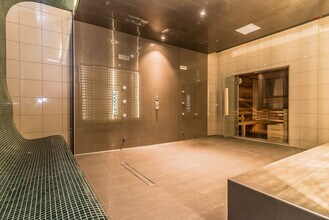 1080 Rue Stanley, Unit SI ID1261798P in Montréal, QC - Building Photo - Building Photo