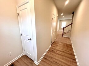 250 Cranesbill Dr in Mars, PA - Foto de edificio - Building Photo
