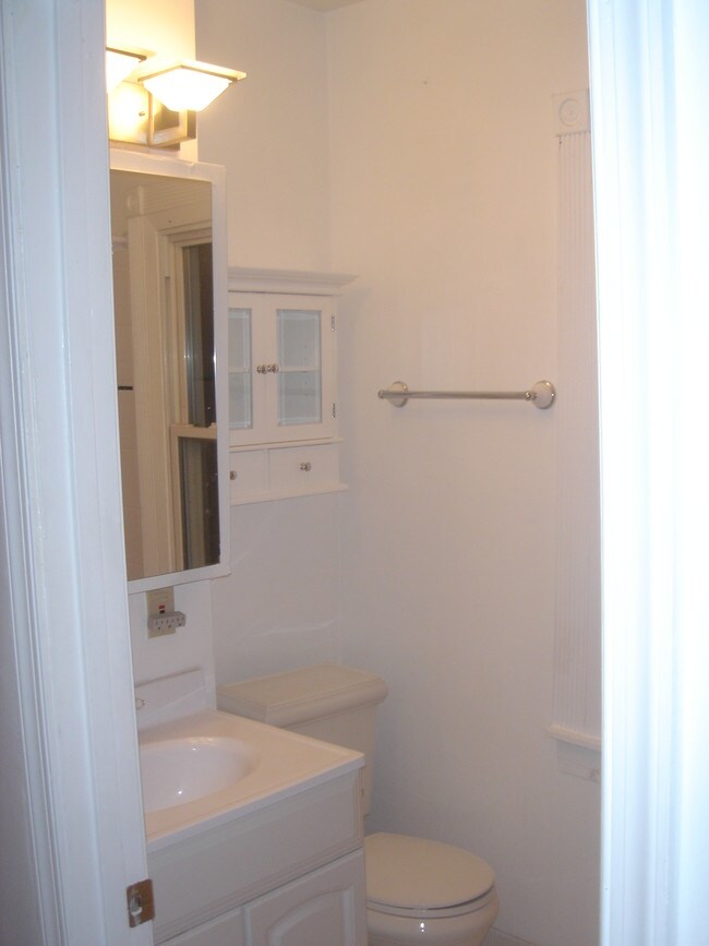 2538 Foster Ave in Baltimore, MD - Building Photo - Building Photo