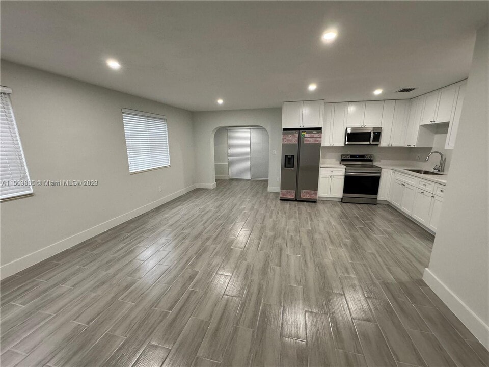 11138 SW 6th St-Unit -0 in Miami, FL - Building Photo