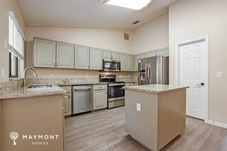 542 Eldron Ave in Deltona, FL - Building Photo - Building Photo