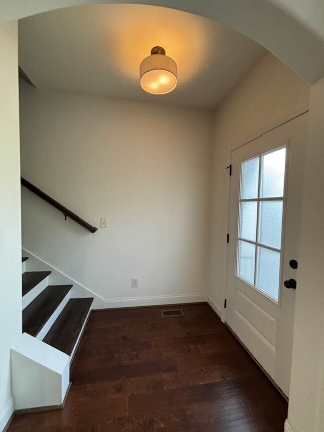 954 Lennox Blvd in Vestavia Hills, AL - Building Photo - Building Photo