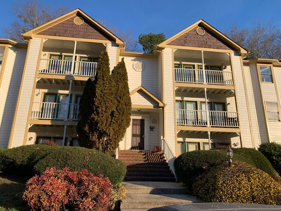 2020 Quaker Landing in Raleigh, NC - Building Photo