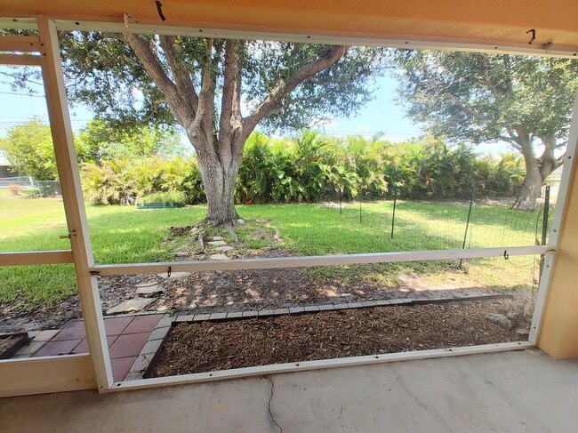 1418 SE 24th Ave in Cape Coral, FL - Building Photo - Building Photo