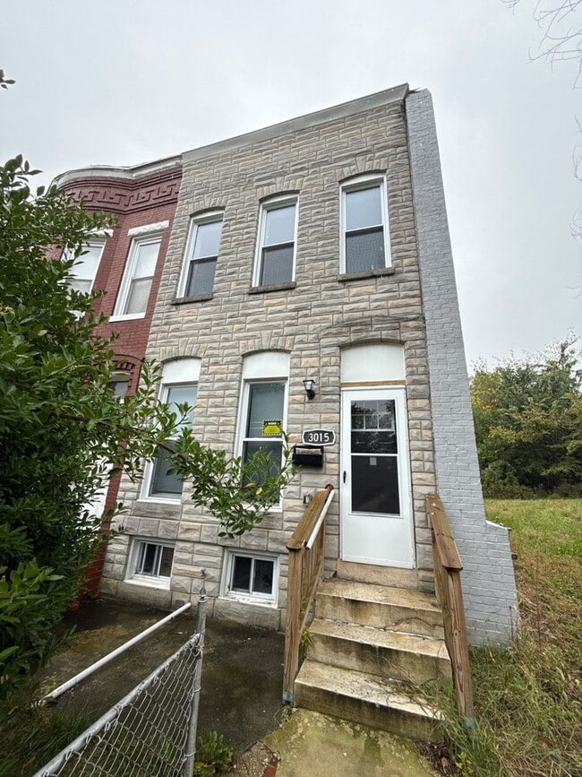 property at 3015 Westwood Ave