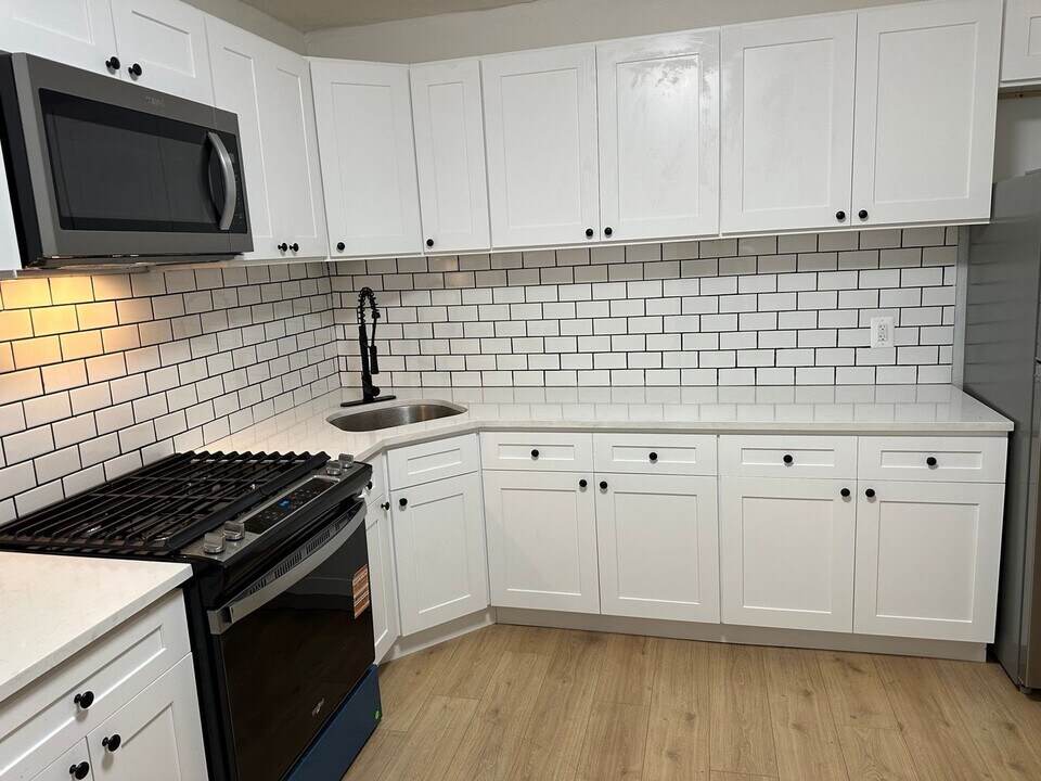 63 Whitmore St in Hartford, CT - Building Photo