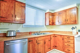 1624 Edgemont Ave in Bristol, TN - Building Photo - Building Photo