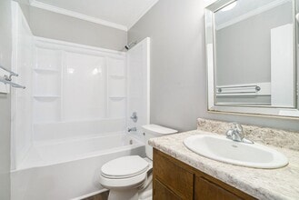 102 Oak Park Ct in Athens, GA - Building Photo - Building Photo