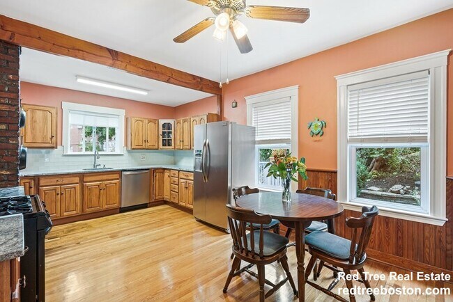 16 Grampian Way, Unit 1 in Boston, MA - Building Photo - Building Photo