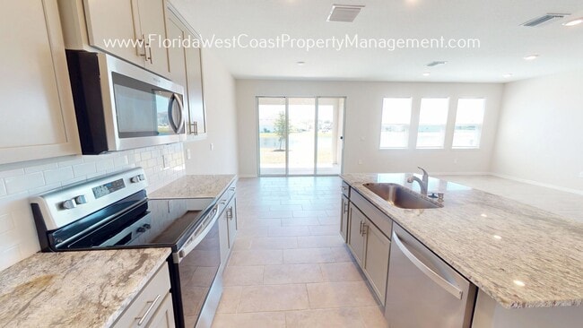 5269 Grove Mill Loop in Bradenton, FL - Building Photo - Building Photo