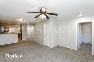 8297 Oliver Twist Ln in Las Vegas, NV - Foto de edificio - Building Photo