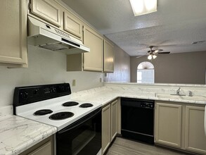 1800 S Edmond St-Unit -1 in Las Vegas, NV - Building Photo - Building Photo