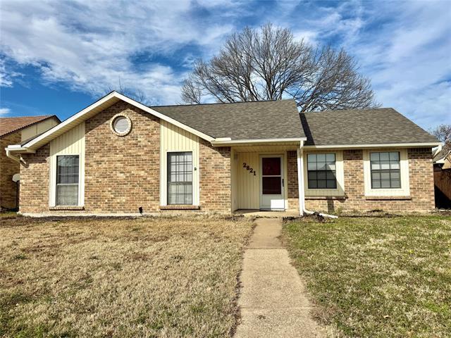 2821 Pear Tree Ln in Garland, TX - Building Photo