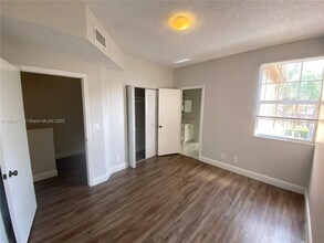 1575 Veracruz Ln in Weston, FL - Building Photo - Building Photo