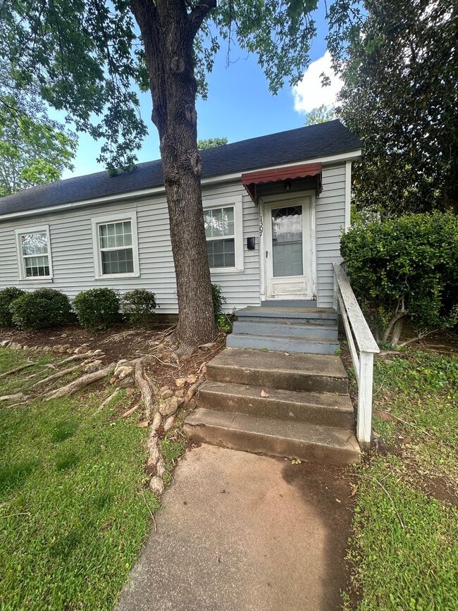 1307 E 10th St in Anniston, AL - Building Photo - Building Photo