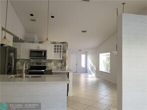 1527 Palermo Dr in Weston, FL - Building Photo - Building Photo