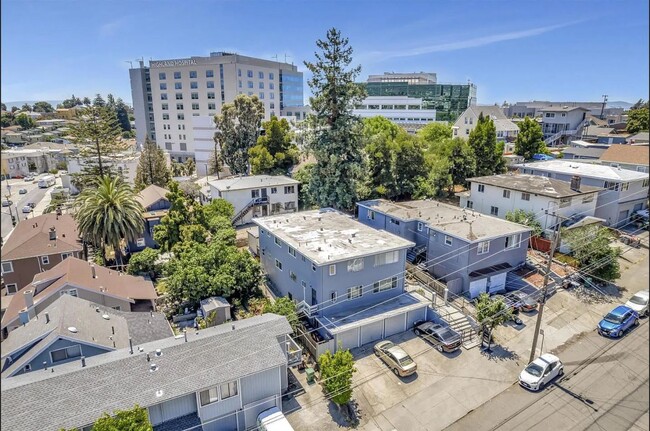 1449 E 32nd St, Unit C in Oakland, CA - Building Photo - Building Photo