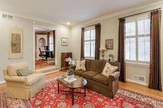 42 Pine Lake Dr NW in Atlanta, GA - Building Photo - Building Photo