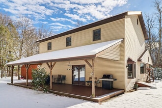 353 Cherry Lane Rd in East Stroudsburg, PA - Building Photo - Building Photo