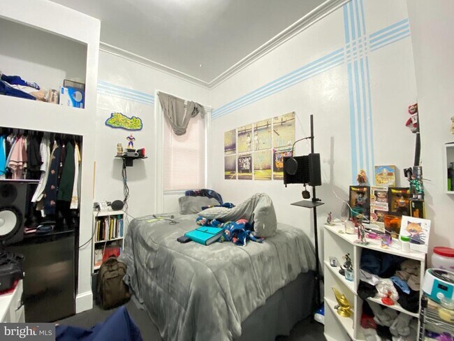 property at 1437 W Norris St