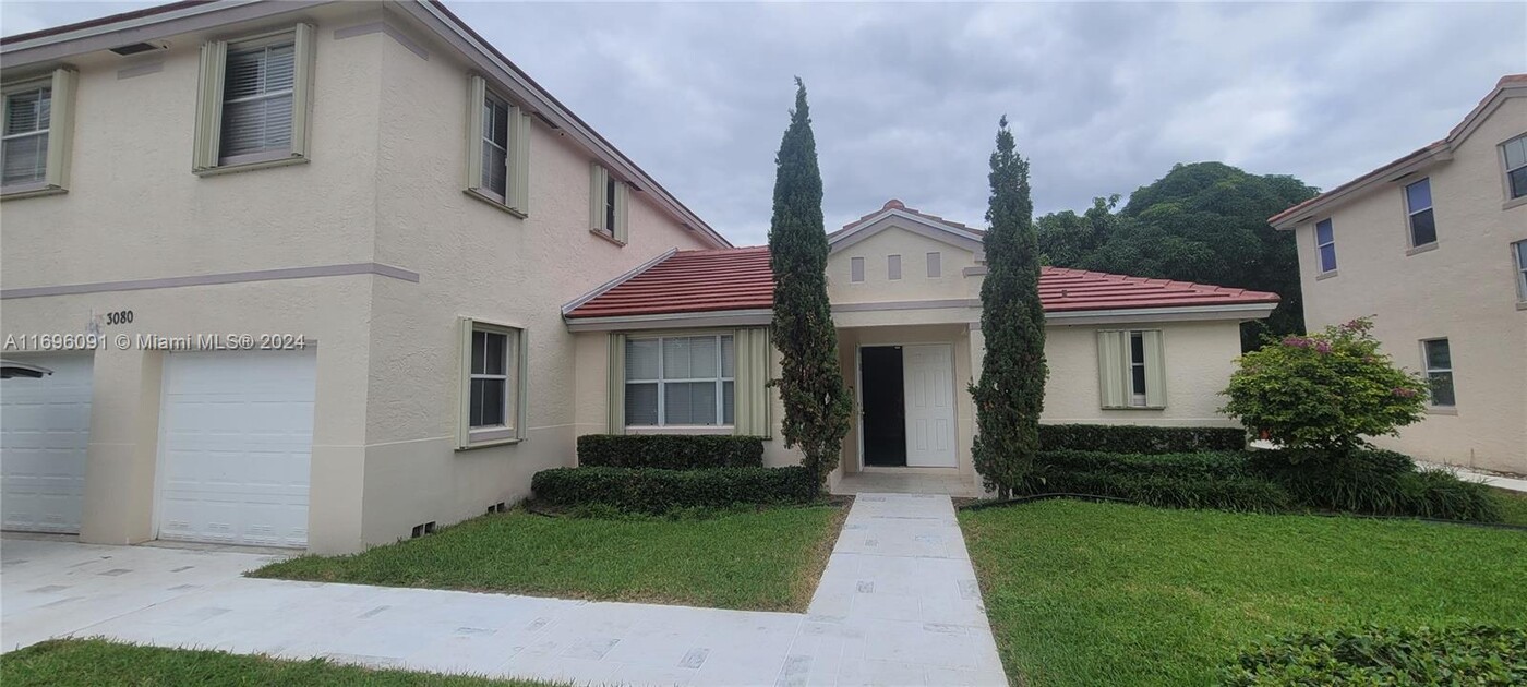 3080 Carysfort Ln in Margate, FL - Building Photo