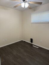 502 N Cedar St in Hoisington, KS - Building Photo - Building Photo