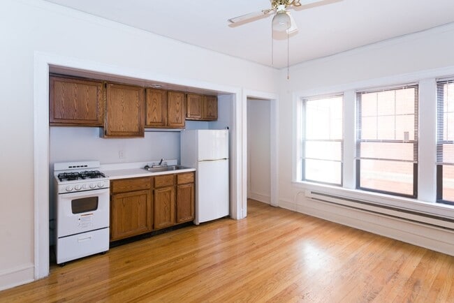 1314 Oak Ave in Evanston, IL - Foto de edificio - Building Photo