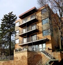 4430 W Lake Harriet Pky in Minneapolis, MN - Building Photo - Building Photo