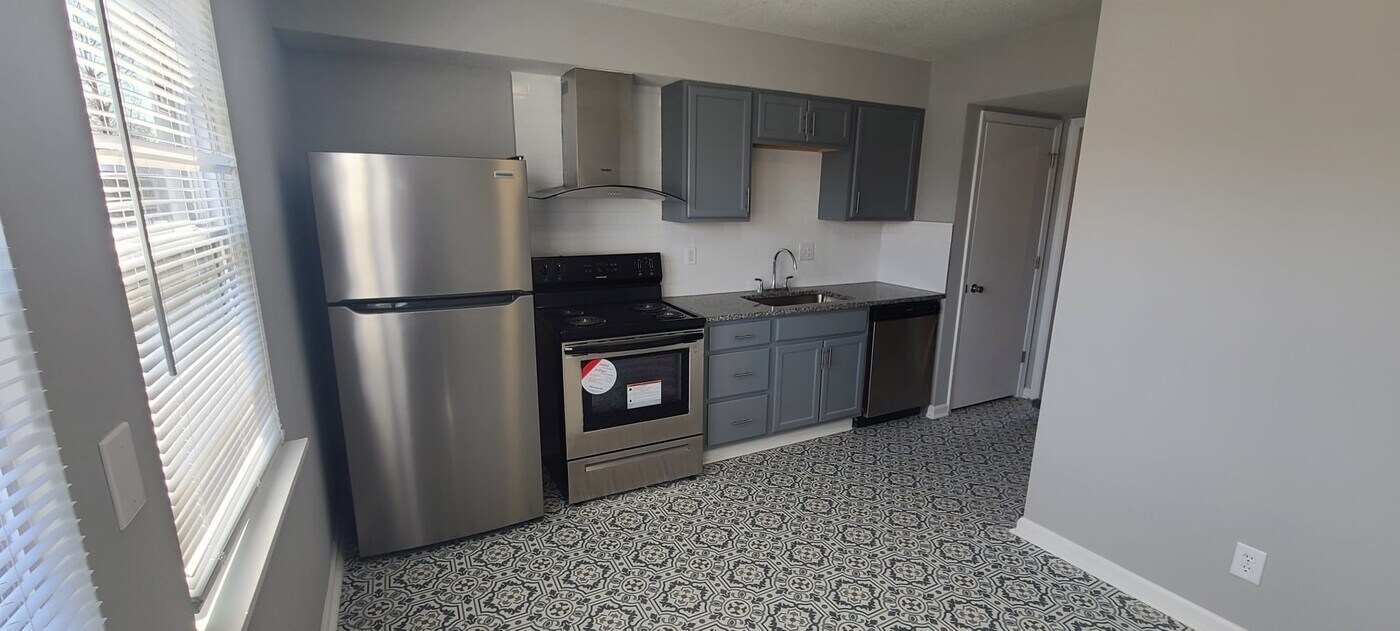 1200 MO-7 in Blue Springs, MO - Foto de edificio