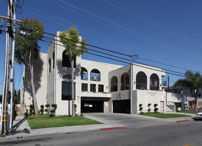 Regent in Hawthorne, CA - Building Photo - Building Photo