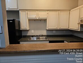 709 E 45th St in Austin, TX - Building Photo - Building Photo
