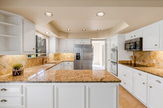 9006 Balcones Club Dr in Austin, TX - Building Photo - Building Photo