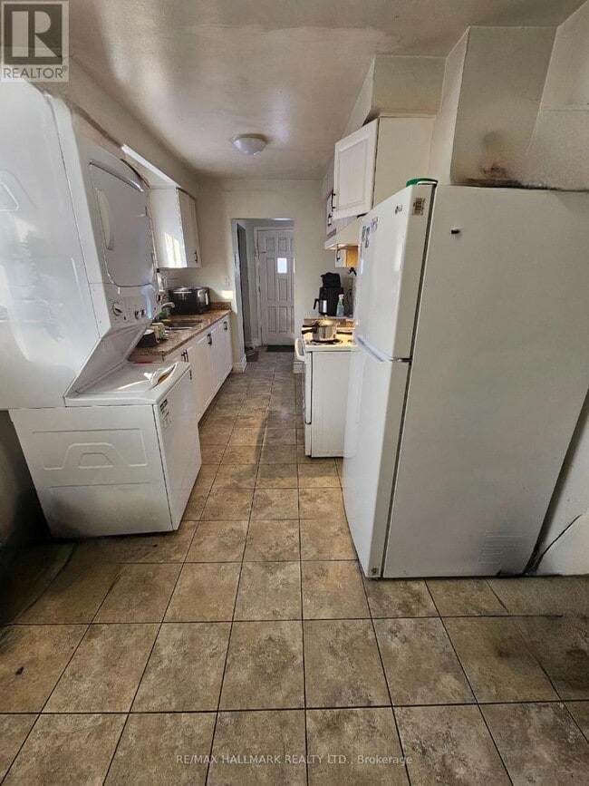 88 B Bernick Dr in Barrie, ON - Building Photo - Building Photo