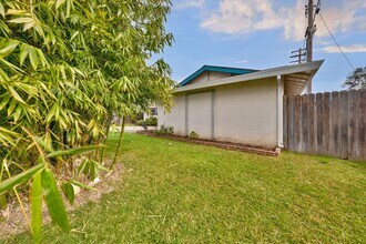 2590 Cheryl Way in Sacramento, CA - Building Photo - Building Photo