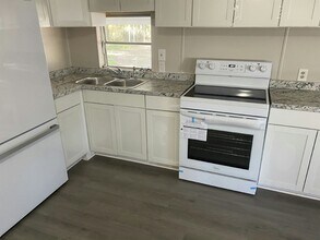 5 Crest Ave in Mount Dora, FL - Building Photo - Building Photo