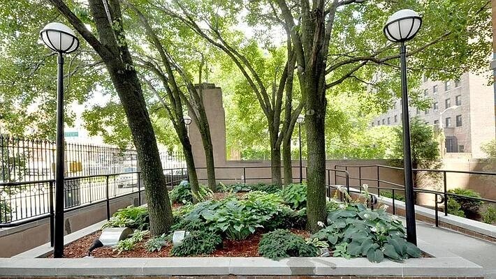 444 W 35th St in New York, NY - Building Photo