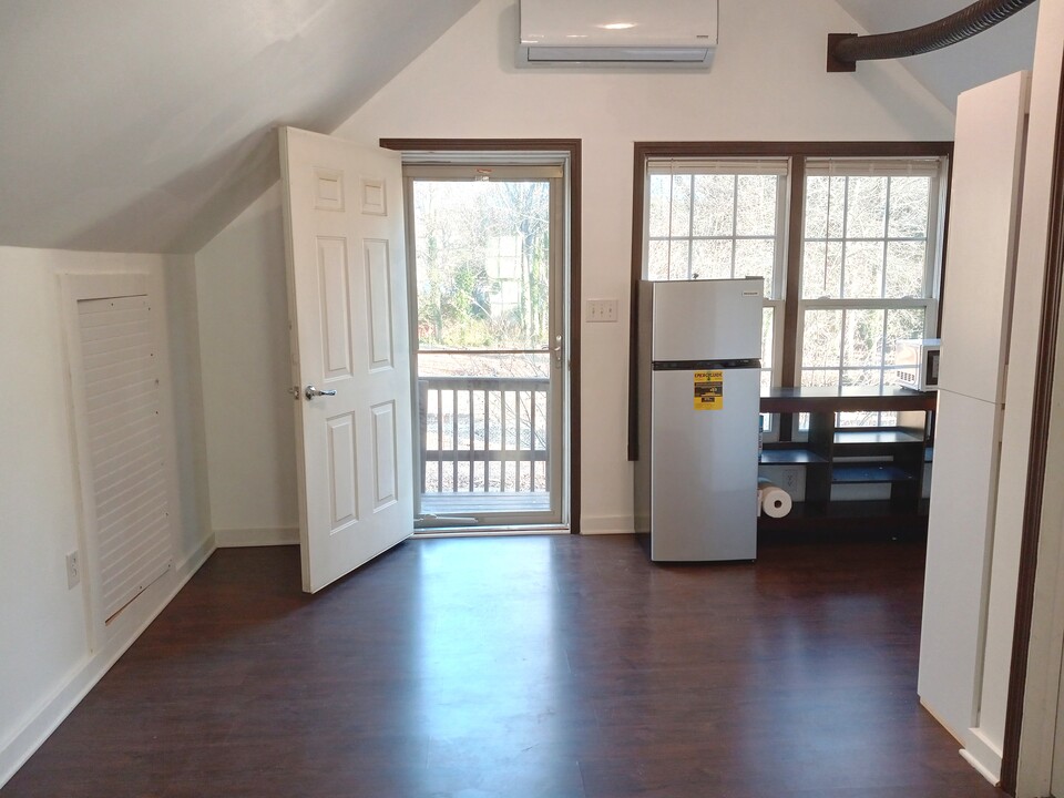 866 Winding Trail, Unit 2nd floor Apt in Lawrenceville, GA - Building Photo