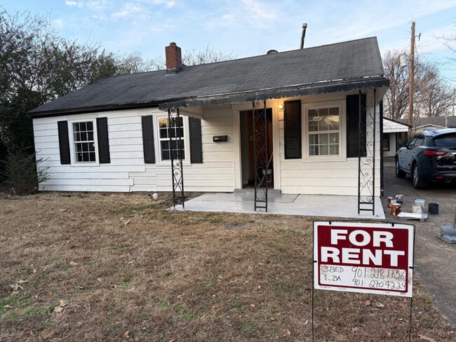 3922 S Rossiland Cir