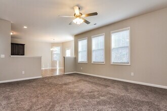 1253 Braemar Highland Dr in Zebulon, NC - Foto de edificio - Building Photo