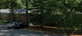 497 Vfw Pky, Unit 1 in Chestnut Hill, MA - Building Photo