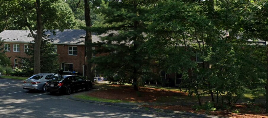 497 Vfw Pky, Unit 1 in Chestnut Hill, MA - Building Photo