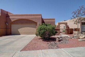 2305 Santo Domingo Ave in Las Cruces, NM - Building Photo - Building Photo