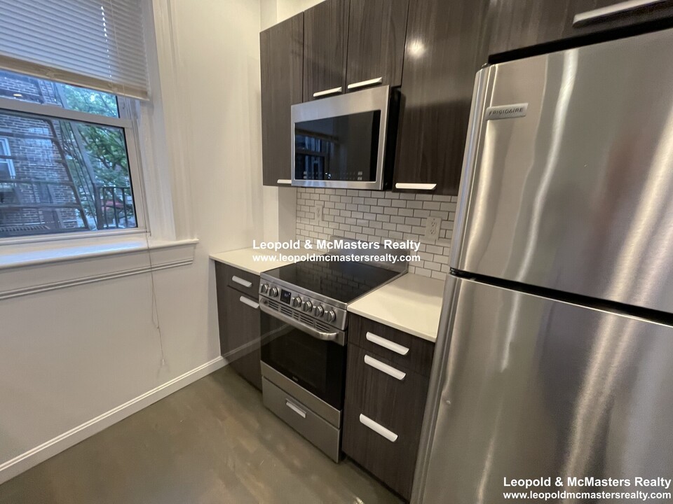 35 Peterborough St, Unit 12 in Boston, MA - Building Photo