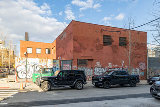 261 Bond St in Brooklyn, NY - Foto de edificio - Building Photo