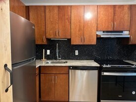 47 N Mead St, Unit C6 in Boston, MA - Building Photo