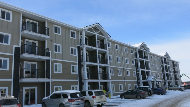 MacTaggart Place in Edmonton, AB - Building Photo - Building Photo