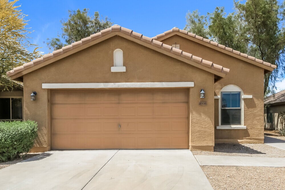 32830 N Sandstone Dr in San Tan Valley, AZ - Building Photo